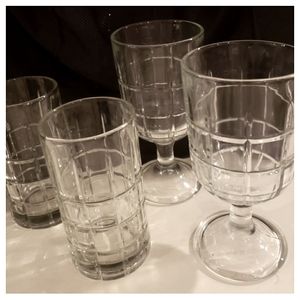 Four Drinking Glasses, 2 Stemmed, 2 Stemless